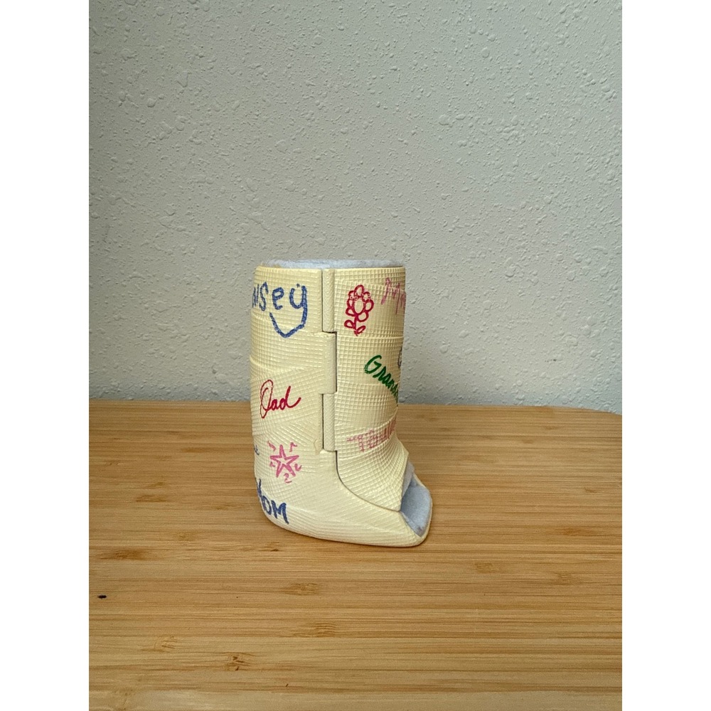 American Girl McKenna Leg Cast Doll Accessory 18" Cream Signed Gymnastics GOTY